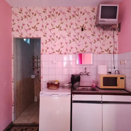 Mimi Къща за гости 3*